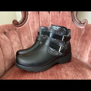 Bionica leather booties.